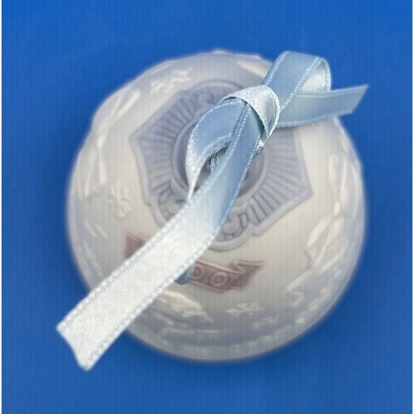 Lladro 2000 Limited Edition Christmas Bell Porcelain (No Box) *Pre-Owned* - Picture 5 of 9